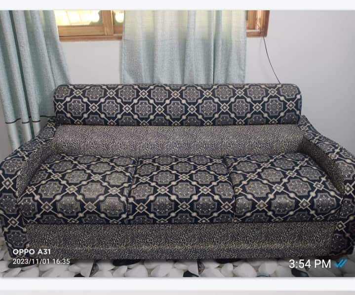 7seater sofa set in excellent condition 0