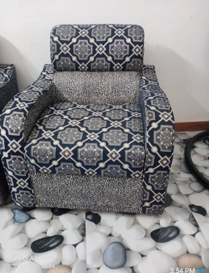 7seater sofa set in excellent condition 2