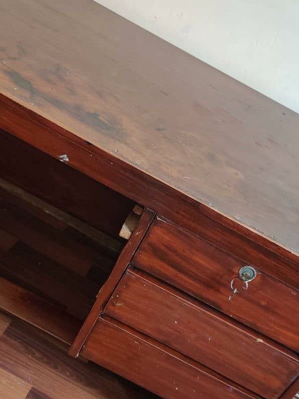 Office Table 4