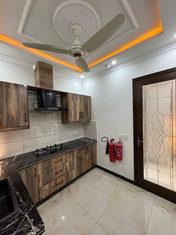 DHA Lahore Phase 9Town 5-Marla 3-Bedrrom 2-Kitchens House double Story For Rent at Prime Location Near Market Near Petrol Pump Near Askari-11 Near Dolmen Mall Near Phase 6 DHA LAHORE 2