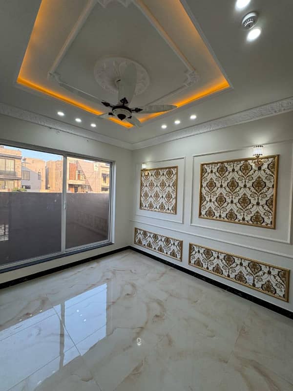 DHA Lahore Phase 9Town 5-Marla 3-Bedrrom 2-Kitchens House double Story For Rent at Prime Location Near Market Near Petrol Pump Near Askari-11 Near Dolmen Mall Near Phase 6 DHA LAHORE 3