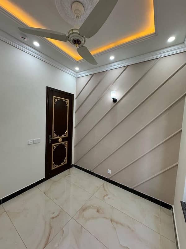 DHA Lahore Phase 9Town 5-Marla 3-Bedrrom 2-Kitchens House double Story For Rent at Prime Location Near Market Near Petrol Pump Near Askari-11 Near Dolmen Mall Near Phase 6 DHA LAHORE 9