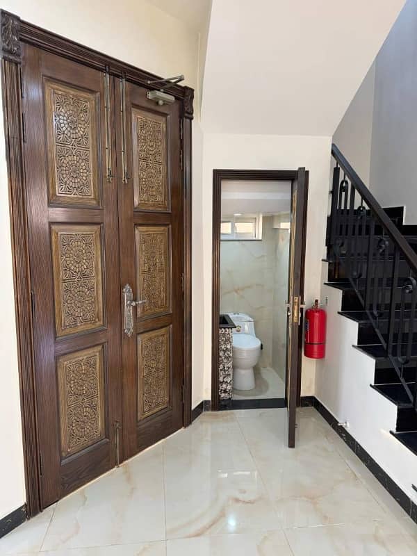 DHA Lahore Phase 9Town 5-Marla 3-Bedrrom 2-Kitchens House double Story For Rent at Prime Location Near Market Near Petrol Pump Near Askari-11 Near Dolmen Mall Near Phase 6 DHA LAHORE 19