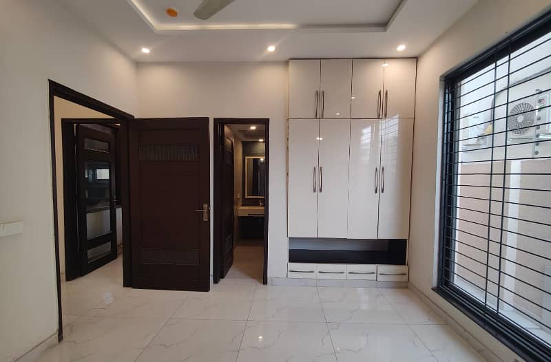 DHA Lahore Phase 9Town 5-Marla 3-Bedrrom 2-Kitchens House double Story For Rent at Prime Location Near Market Near Petrol Pump Near Askari-11 Near Dolmen Mall Near Phase 6 DHA LAHORE 33