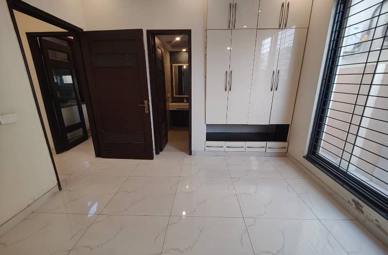 DHA Lahore Phase 9Town 5-Marla 3-Bedrrom 2-Kitchens House double Story For Rent at Prime Location Near Market Near Petrol Pump Near Askari-11 Near Dolmen Mall Near Phase 6 DHA LAHORE 34