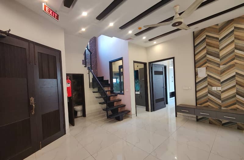 DHA Lahore Phase 9Town 5-Marla 3-Bedrrom 2-Kitchens House double Story For Rent at Prime Location Near Market Near Petrol Pump Near Askari-11 Near Dolmen Mall Near Phase 6 DHA LAHORE 41