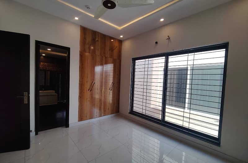 DHA Lahore Phase 9Town 5-Marla 3-Bedrrom 2-Kitchens House double Story For Rent at Prime Location Near Market Near Petrol Pump Near Askari-11 Near Dolmen Mall Near Phase 6 DHA LAHORE 47