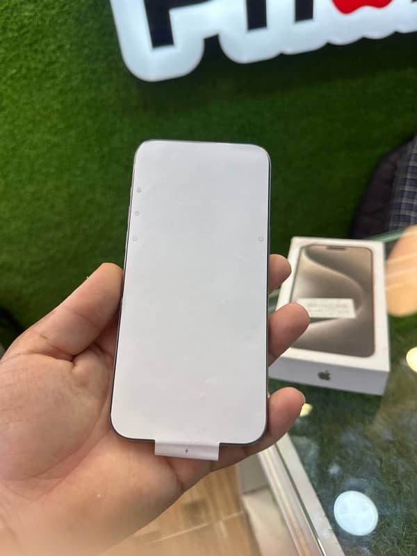 iphone 15 pro max 256/ HK factory unlock 2