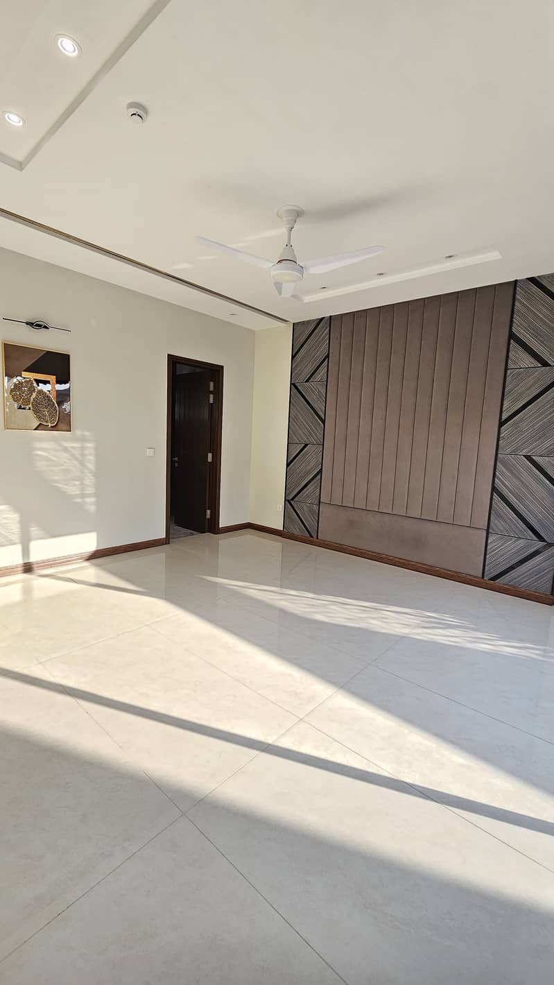 1 Kanal Modern Design slightly used Bungalow at Prime Location 17