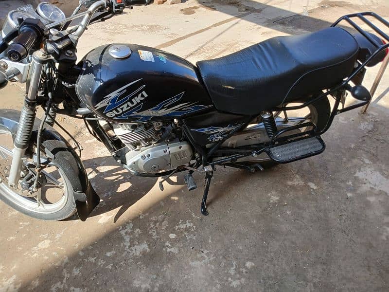 suzuki gs 150 all punjab number laga ha 5