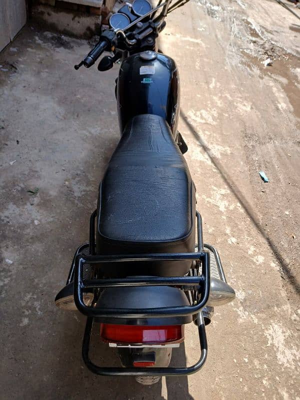 suzuki gs 150 all punjab number laga ha 8