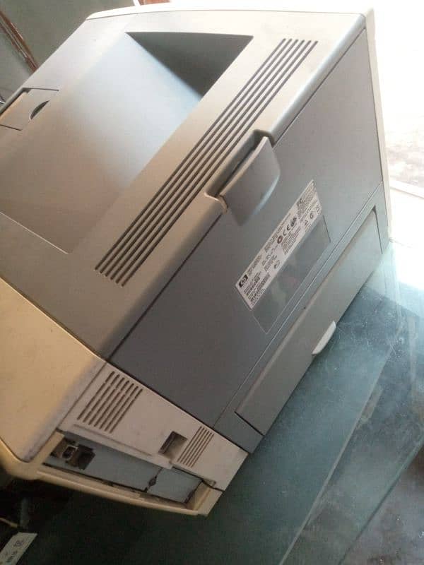 HP laserjet p3005n 1