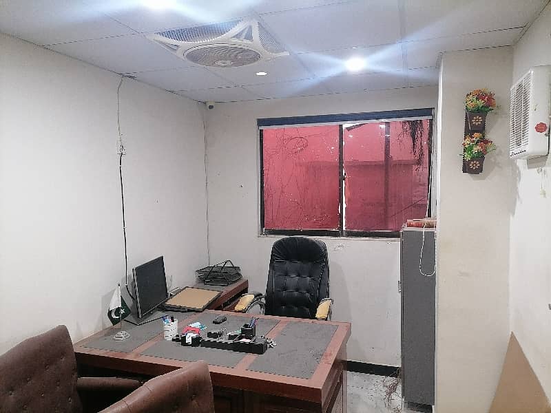 A Well Designed Office Is Up For rent In An Ideal Location In Karachi 2