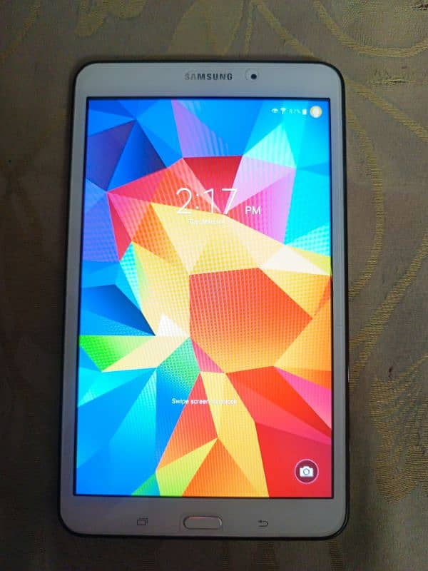 Samsung Galaxy Tab 4 (16GB) 1