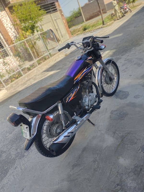 Honda 125 CG bike 1