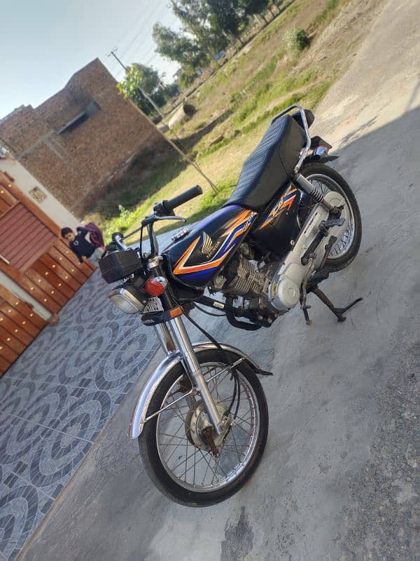 Honda 125 CG bike 3