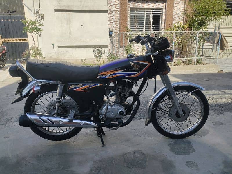 Honda 125 CG bike 5