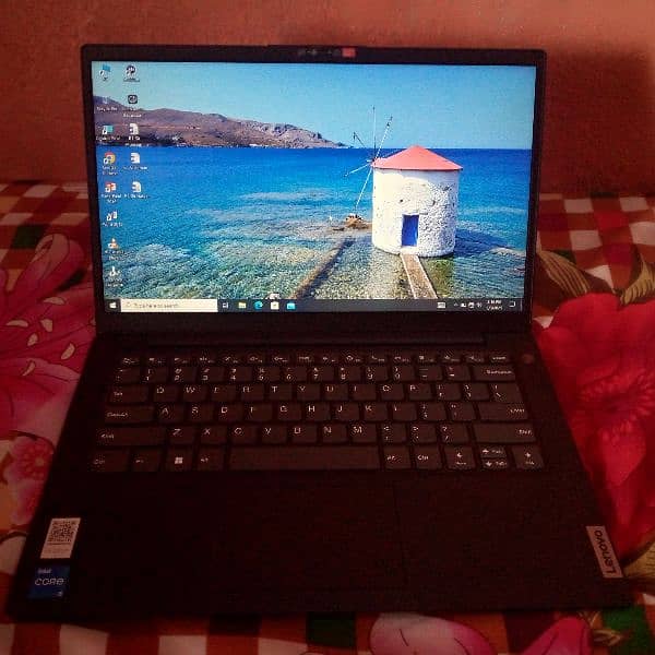 Lenovo 12th Gen core i5- 8GB RAM - 256 GB SSD 2