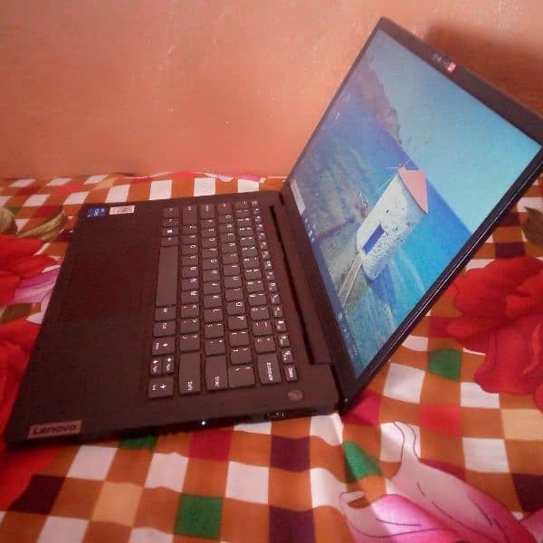 Lenovo 12th Gen core i5- 8GB RAM - 256 GB SSD 4