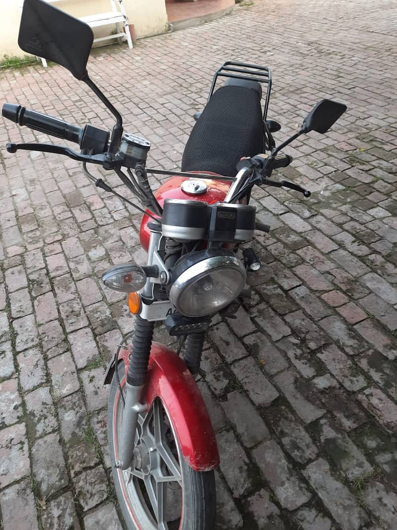 Suzuki GS 150 SE Limited Edition Model 2020 6