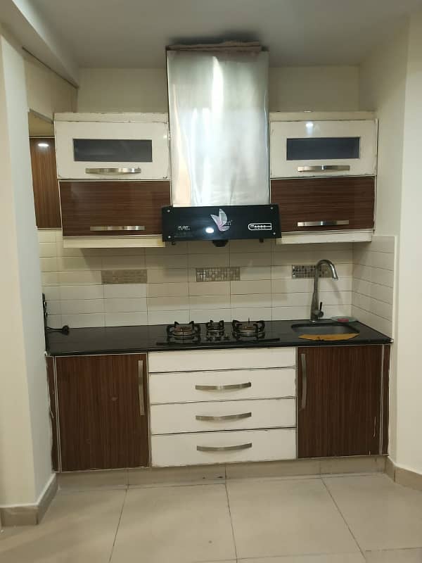 1BED STUDIO FURNISHED APORTMENT IS AVAILABLE FOR SALE IN SECTOR B BAHRIA TOWN LAHORE 4