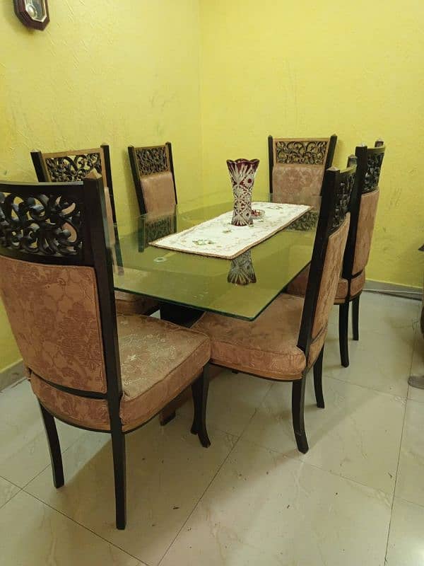 Beautiful Dining Table with 6 chairs 1