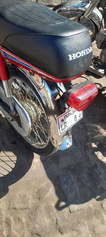 Honda cd70  04 model 3