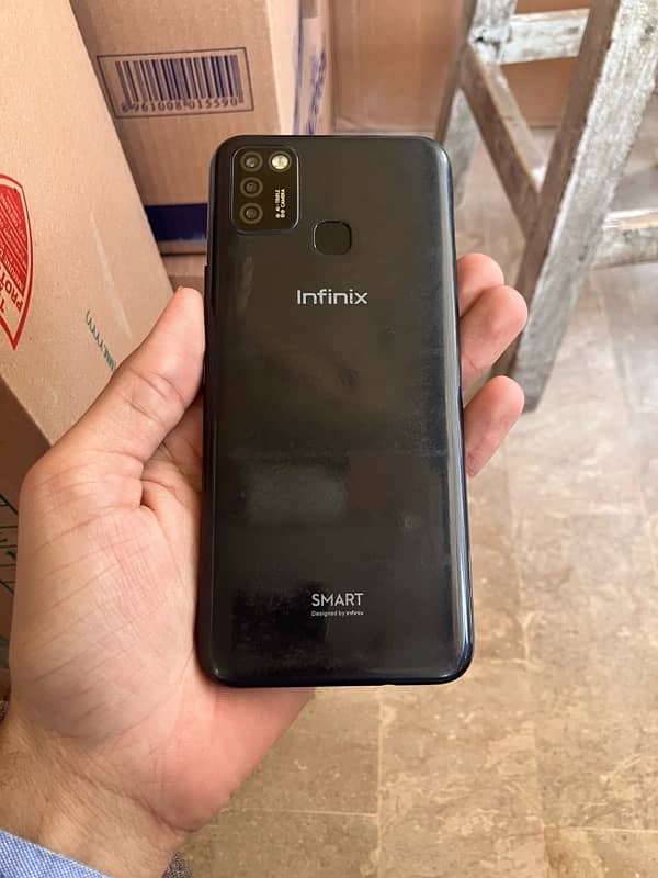 infinix samrt 5. ram4 64gb all ok with box batter timing bhot achi hai 1