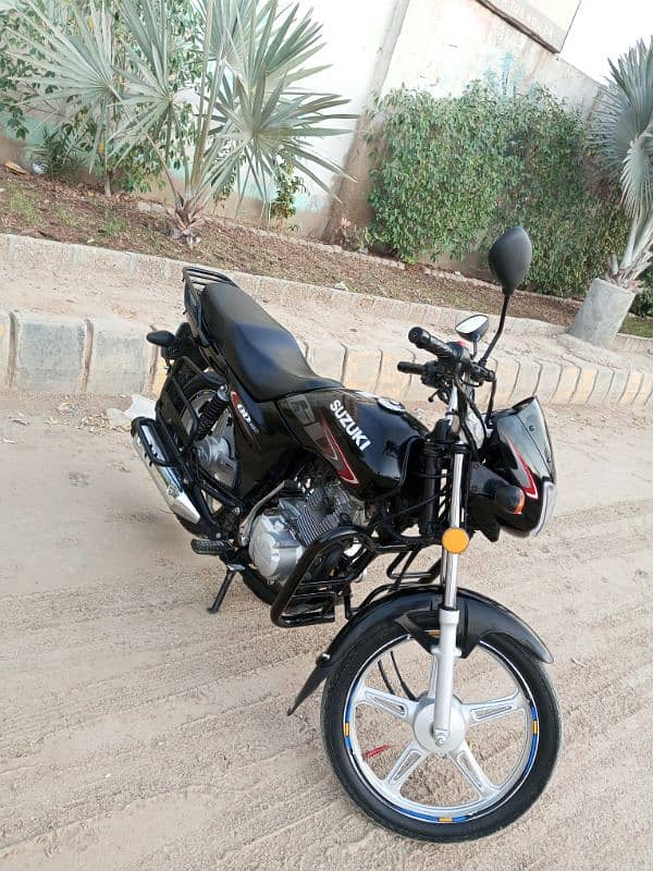 Suzuki gd 110 model 2023 one hand used bike urgent sale 4