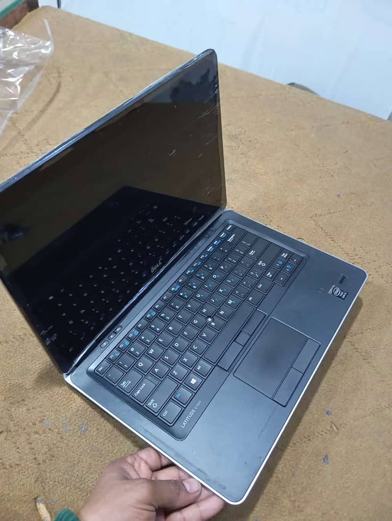 Laptop 8