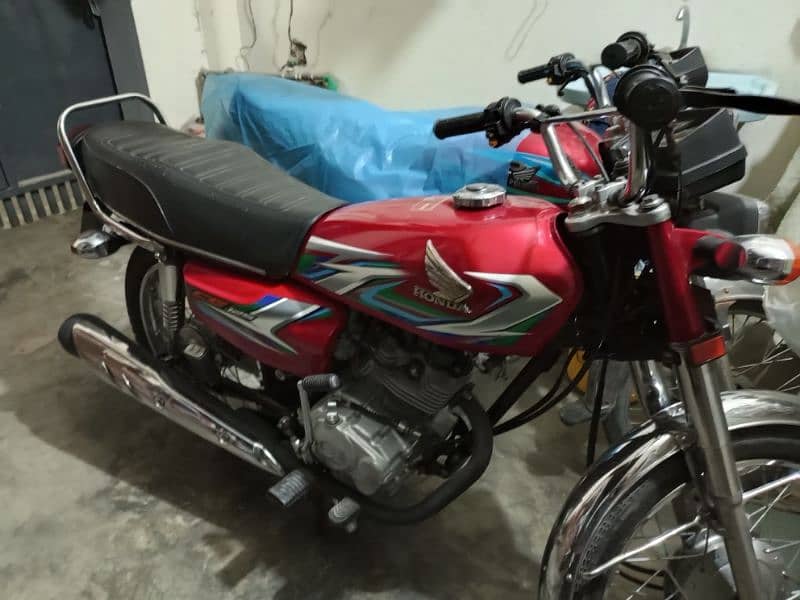 I'm sell my Honda 125 All ok bike 0