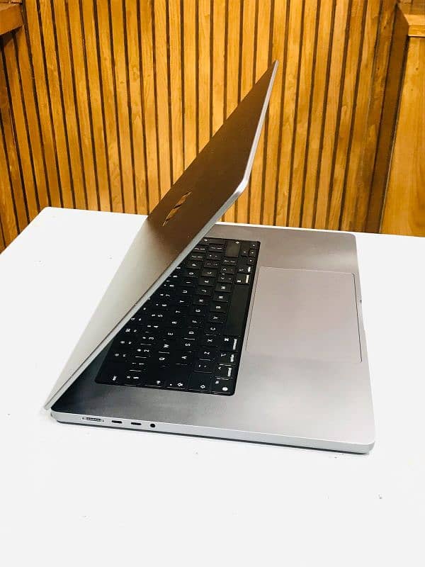 Macbook Pro M1 Max 16inch 1