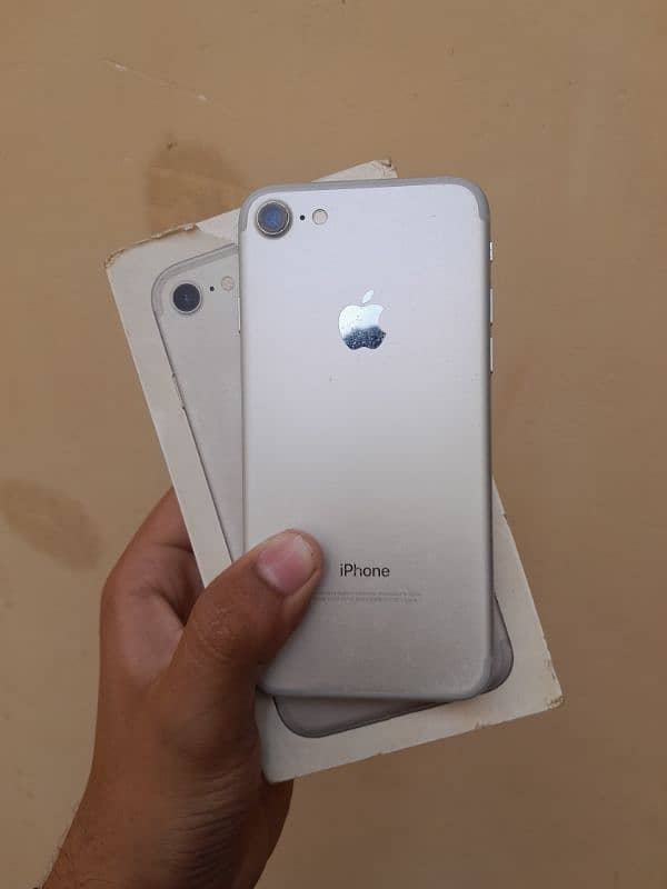 iPhone 7 128gb Offical Pta proved 1