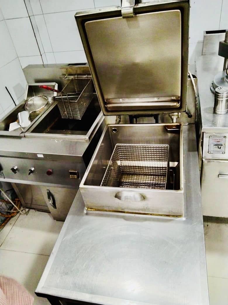 Henny Penny Pressure Fryer  32 Litter  auto oil filtering 4