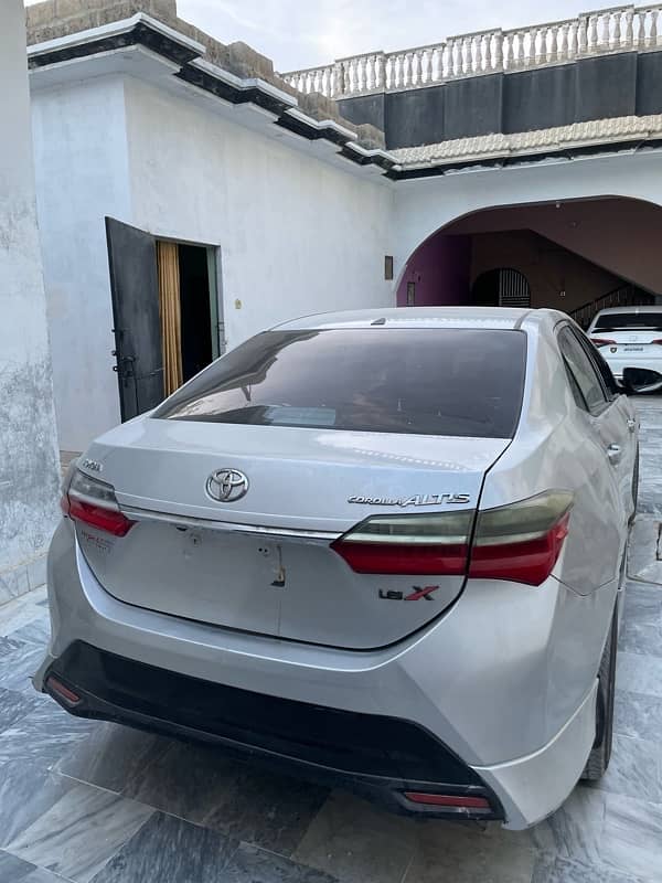 Toyota Corolla Altis 2017 1