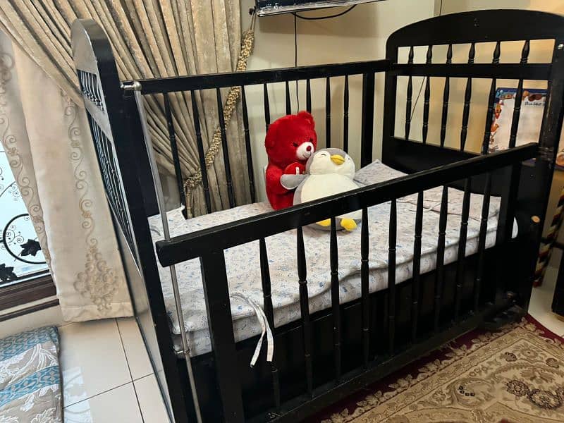 BABY COT AVAILABLE FOR SALE ALMOST  FOR 5 YEARS 5