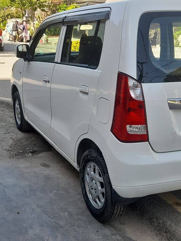 Suzuki Wagon R 2018 3