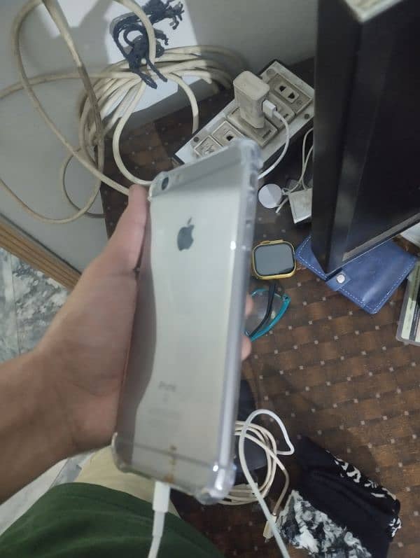 iPhone 6s plus 10/10 condition nonpta 1