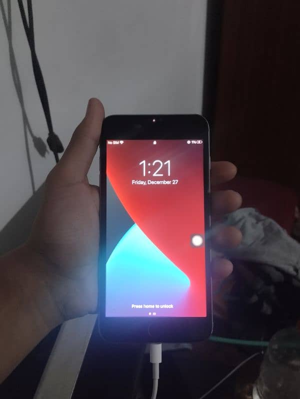 iPhone 6s plus 10/10 condition nonpta 5