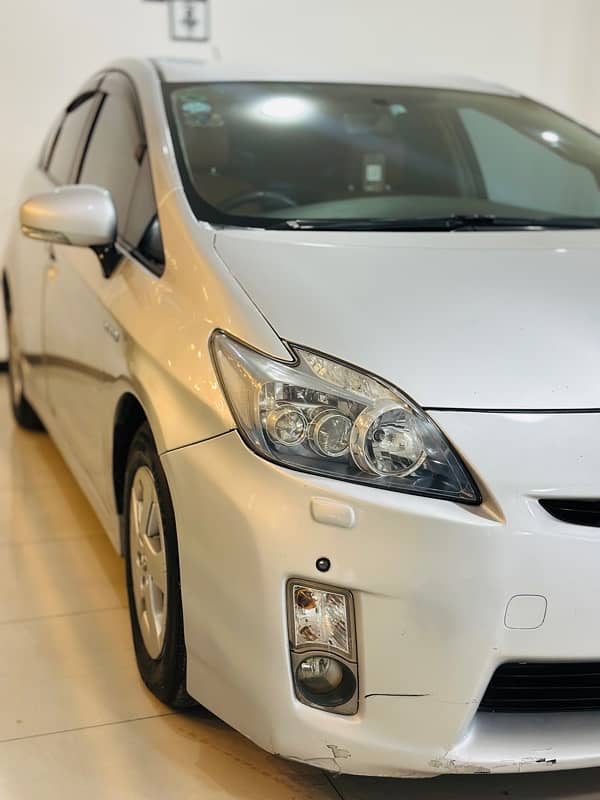 Toyota Prius 2011 S Led 1.8 3