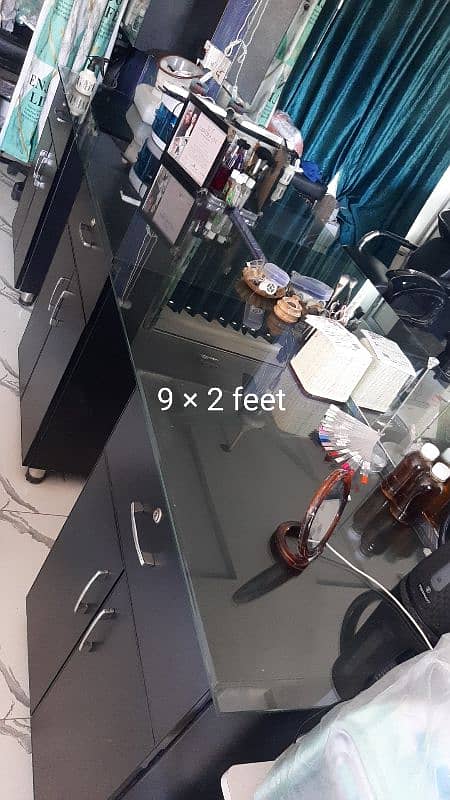 Looking mirror + glass shelf + 3 cupboard foe sale   Best for salon 2