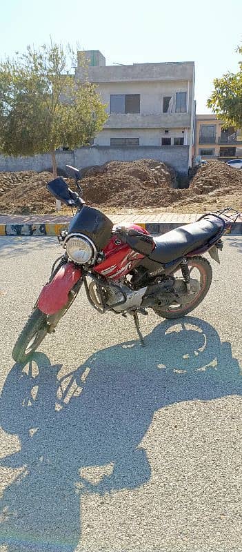 Yamaha ybr 125G 4