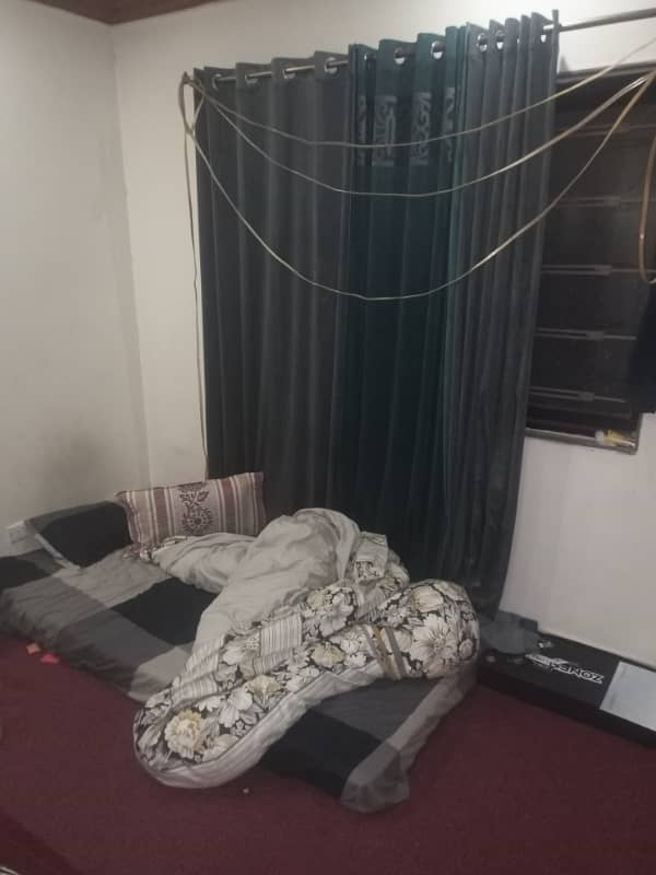 Room for rent in g-11 Islamabad 6