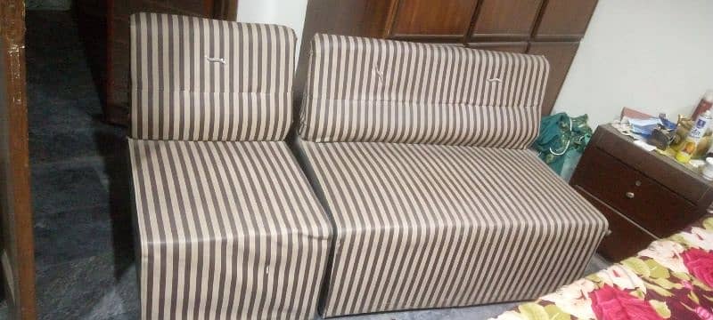 4 to 5 persons sofa set 0