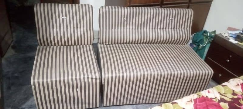 4 to 5 persons sofa set 1