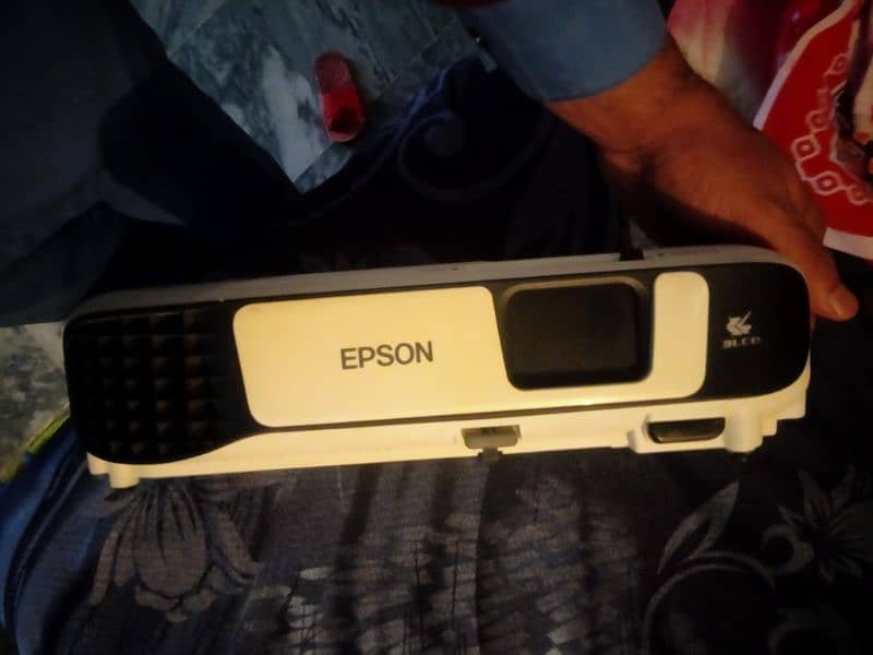 Epson LCD projector 4