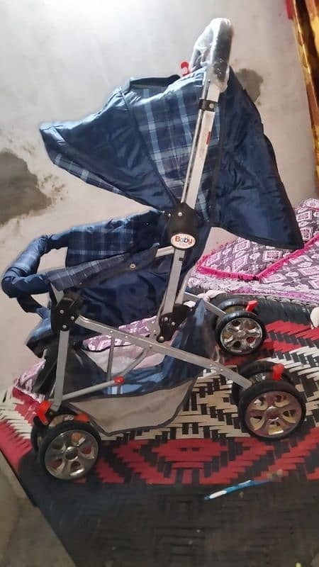 BABY PRAM BRAND NEW UN USED 0