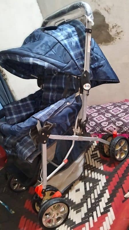 BABY PRAM BRAND NEW UN USED 2