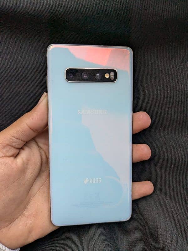 samsung s10  plus 6