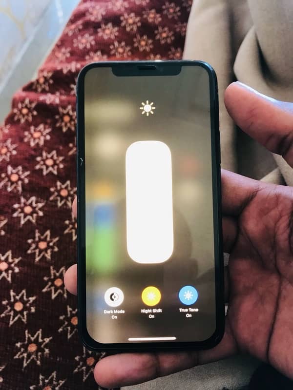 I phone 11 pro from Spain 256gb original sim working 9